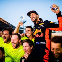 Команда Red Bull при поддержке Mobil 1™ одержала победу в Азербайджане